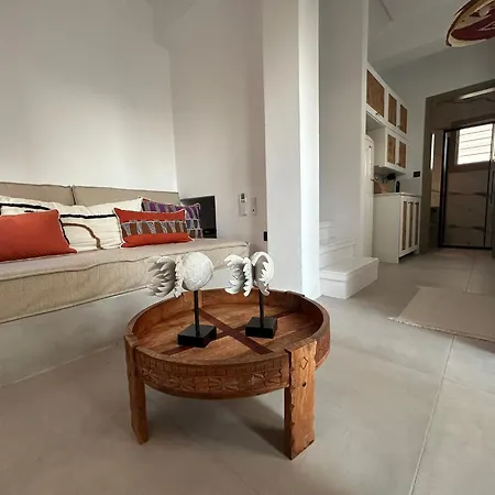 Joelia B Paros * Naousa (Paros)
