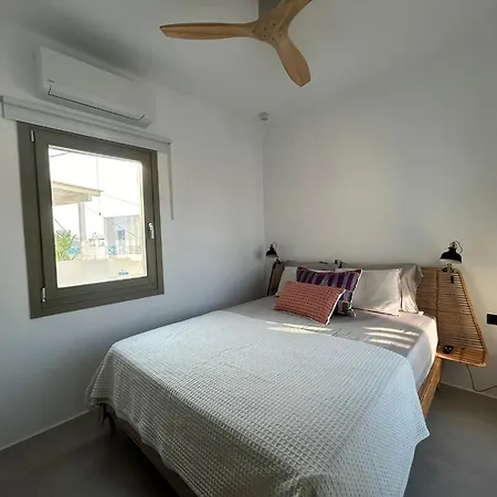 Joelia B Paros Naousa (Paros)
